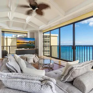 Oceanview Penthouse Apartment