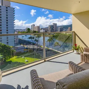 Beautifully Upgraded Studio Close To Waikiki Beach Apartment