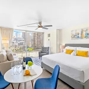 Newly Renovated Ilikai Marina - Near Beach! Apartment