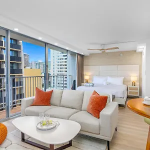 Steps To Waikiki Beach! Newly Renovated With 75