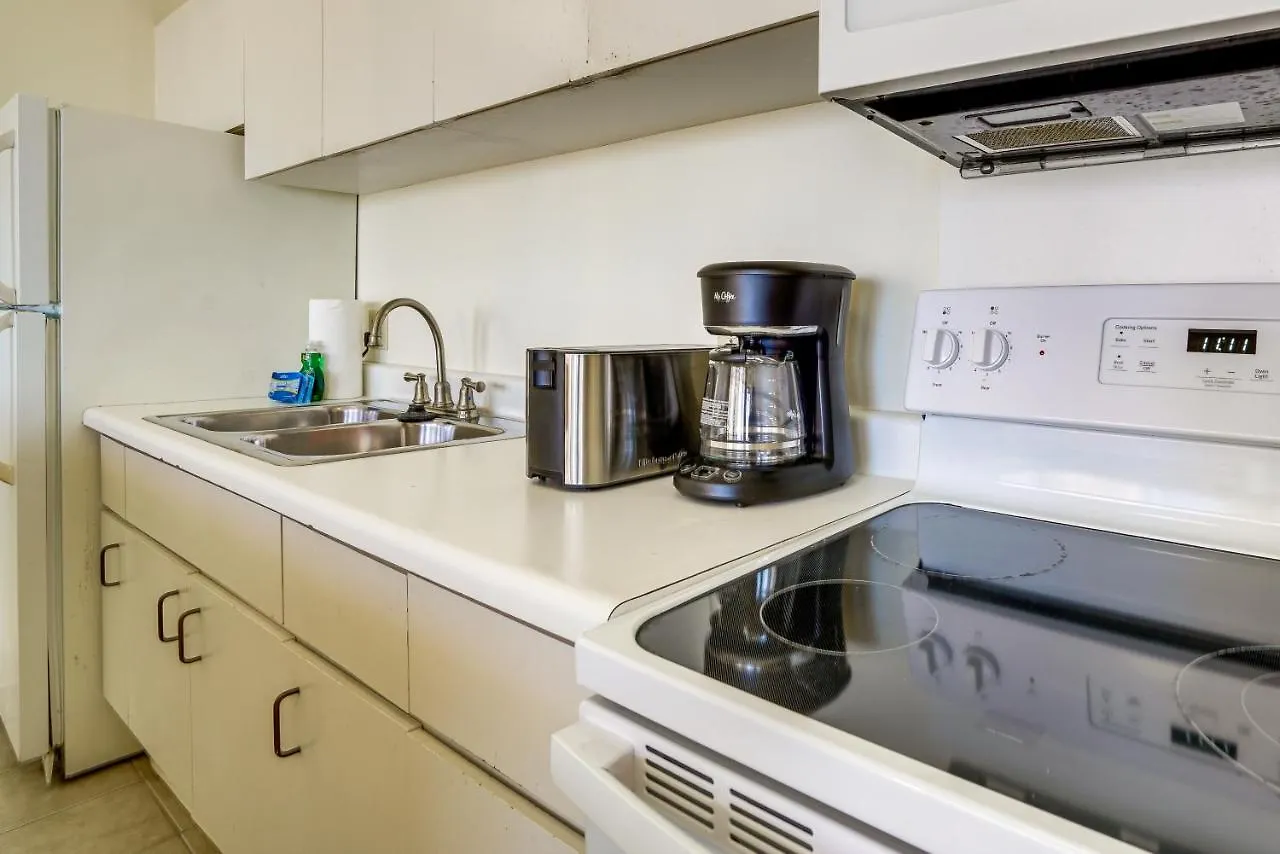 Honolulu Vacation Rental Walk To Waikiki Beach! Apartment