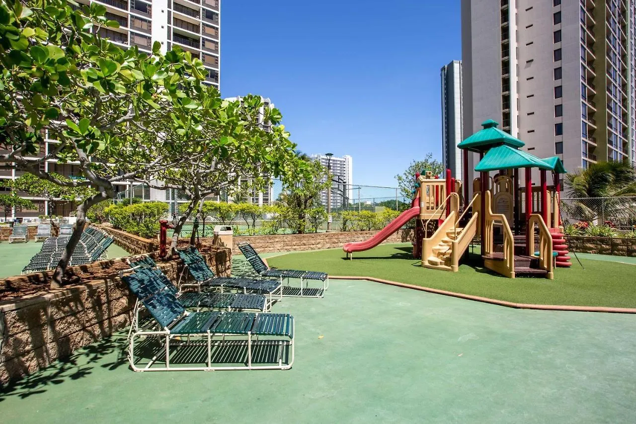 Apartment Honolulu Vacation Rental Walk To Waikiki Beach!