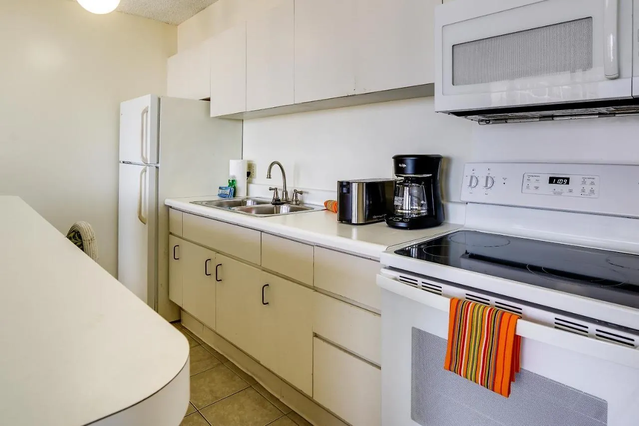 Apartment Honolulu Vacation Rental Walk To Waikiki Beach!