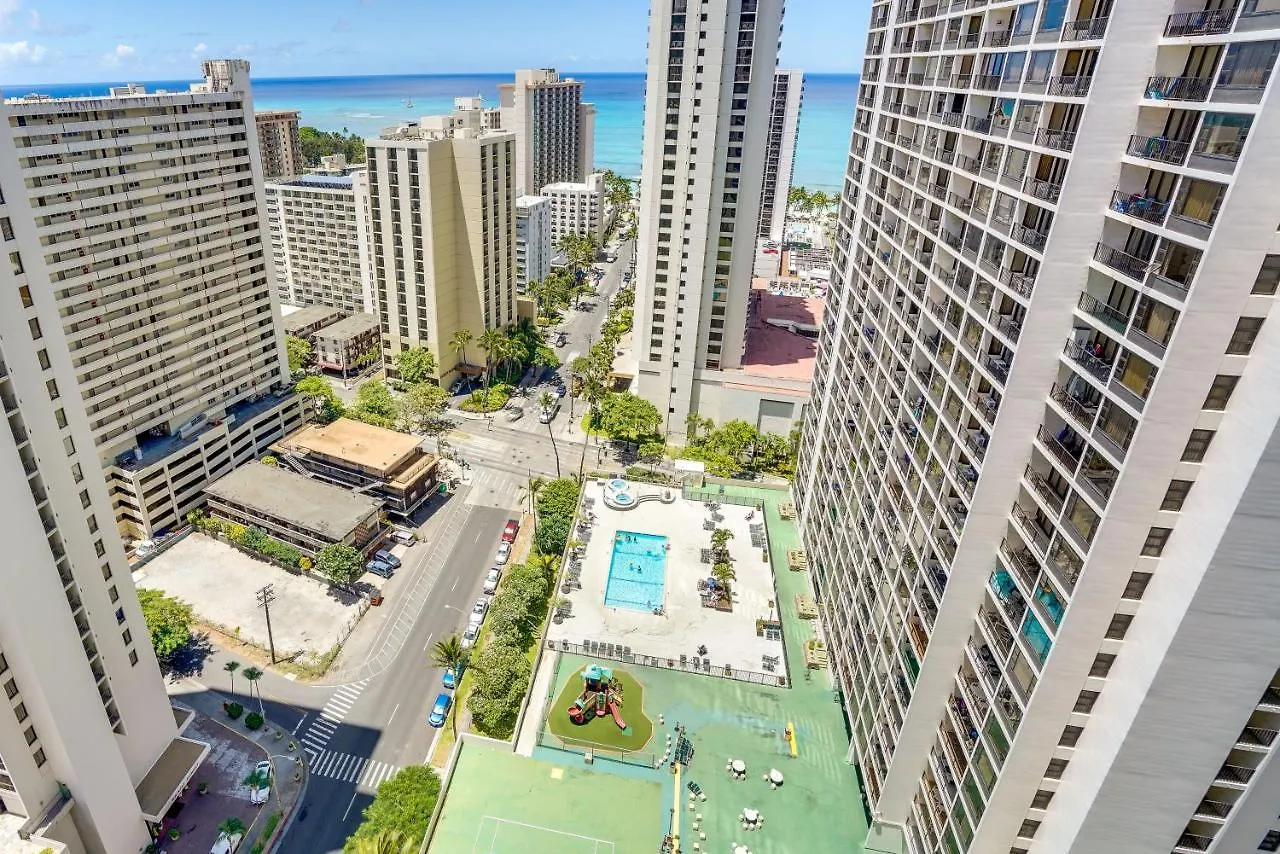 Apartment Honolulu Vacation Rental Walk To Waikiki Beach!